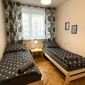 Хостел Krucza, Варшава